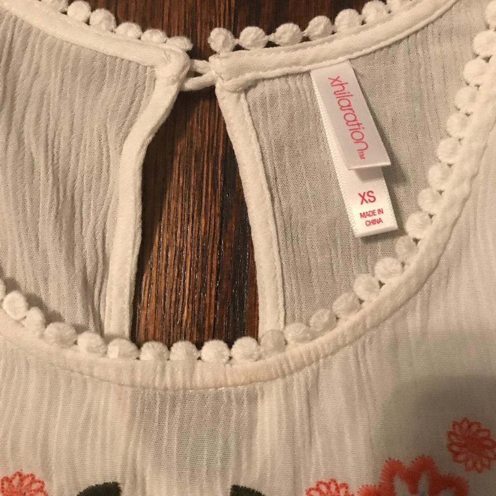 NWOT • Embroidered Drawstring Hem Top - Picture 5 of 8